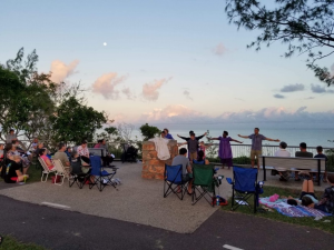 Easter Sunrise service at the Dripstone cliffs